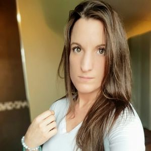 Meet your Posher, Isabelle